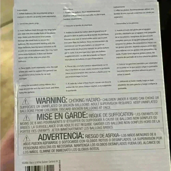 NIB - gold, black & white balloon garland kit - Picture 6 of 6